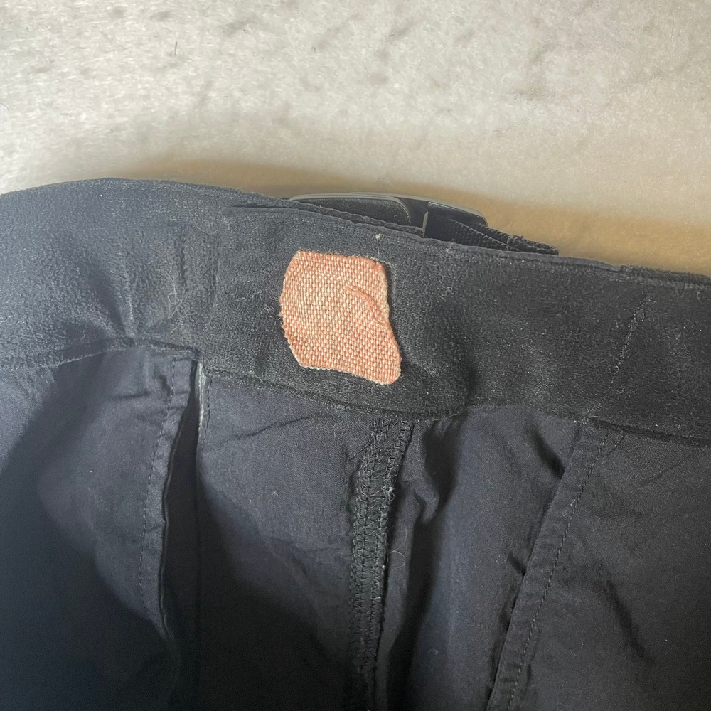 Arcteryx Womens Black Capris Hiking Pants Size 4 Zip Pockets Belted - Picture 9 of 10